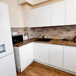 Altheda Living Sunstone - Luxury - Private Parking, Smart Tv, Huge Balcony And King Size Bed Клуж-Напока