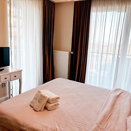 Altheda Living Sunstone - Luxury - Private Parking, Smart Tv, Huge Balcony And King Size Bed Апартаменты