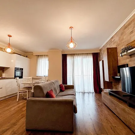 Апартаменты Altheda Living Sunstone - Luxury - Private Parking, Smart Tv, Huge Balcony And King Size Bed *