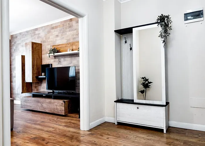 Altheda Living Sunstone - Luxury - Private Parking, Smart Tv, Huge Balcony And King Size Bed *