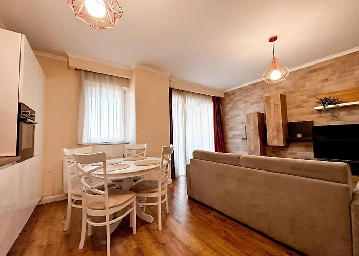 Altheda Living Sunstone - Luxury - Private Parking, Smart Tv, Huge Balcony And King Size Bed