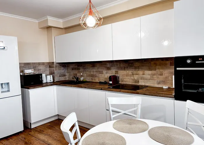 Altheda Living Sunstone - Luxury - Private Parking, Smart Tv, Huge Balcony And King Size Bed Apartament