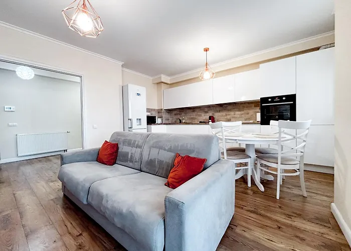 Altheda Living Sunstone - Luxury - Private Parking, Smart Tv, Huge Balcony And King Size Bed *